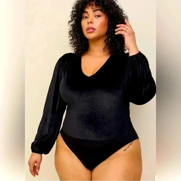 torrid Tops - Torrid Soft Velvet Stretch V-Neckline Long Sleeve Bodysuit